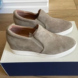Caslon Suede Slip On Wedge Sneaker in Taupe. Size 8.5. NWT.